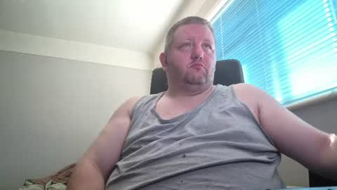 Snapshot of smallone19832 chatting on June 19, 8:51 am smallone19832 online show from June 19, 8:51 am