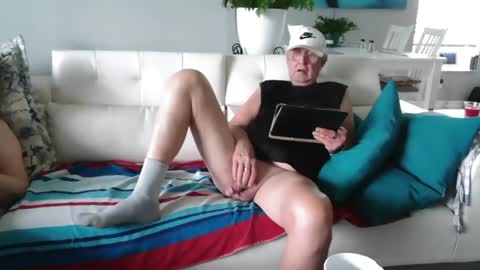 Snapshot of smallpenisbigtongue chatting on May 28, 3:31 pm Daddy online show from May 28, 3:31 pm