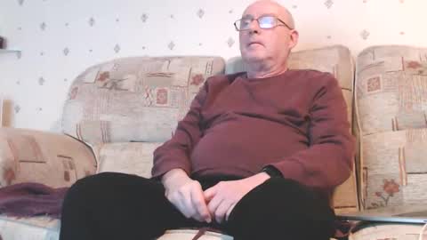 Snapshot of smallsteve562 chatting on November 23, 9:36 pm Steve online show from November 23, 9:36 pm