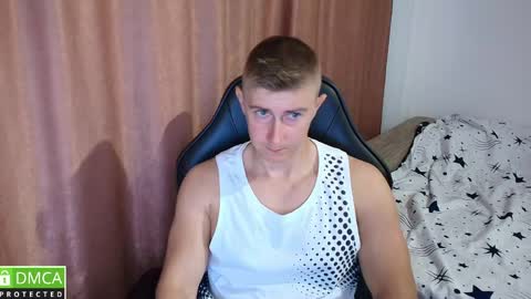 Snapshot of smanking22 chatting on May 14, 12:12 pm smanking22 online show from May 14, 12:12 pm