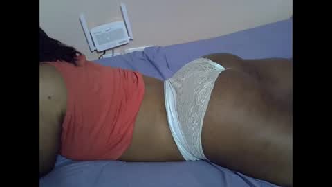 Snapshot of smart_lilly chatting on June 1, 7:04 pm smart_lilly online show from June 1, 7:04 pm