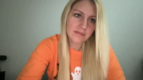 Snapshot of smexxii93 chatting on October 30, 1:45 pm smexxii93 online show from October 30, 1:45 pm
