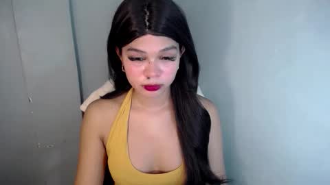 Snapshot of smile_sunshinex chatting on October 10, 10:03 am call me sunshine online show from October 10, 10:03 am