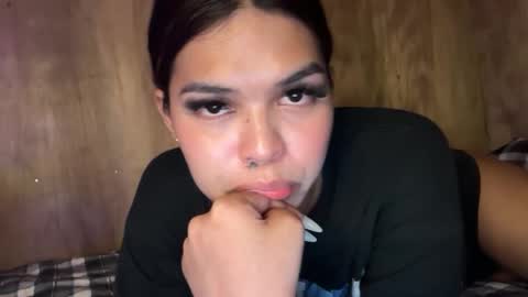 Snapshot of smile_sunshinex chatting on October 25, 10:56 am call me sunshine online show from October 25, 10:56 am