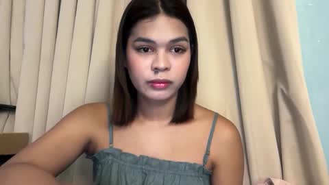 Snapshot of smile_sunshinex chatting on November 10, 5:06 am call me sunshine online show from November 10, 5:06 am