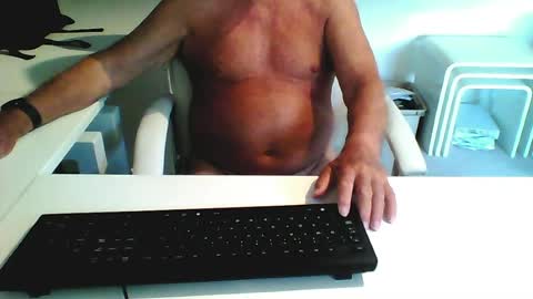 Snapshot of smilesnsmiles chatting on June 26, 8:19 am George online show from June 26, 8:19 am