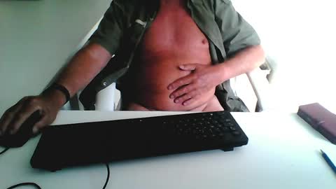 Snapshot of smilesnsmiles chatting on June 28, 4:24 pm George online show from June 28, 4:24 pm