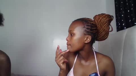 smiley luv1 online show from January 9, 7:44 am