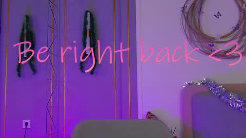 Snapshot of smiley_mia_ chatting on January 16, 11:15 am Mia online show from January 16, 11:15 am