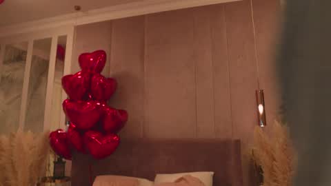 Mia online show from February 22, 5:08 am