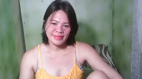 Snapshot of smilinglady27 chatting on December 28, 10:25 am smilinglady27 online show from December 28, 10:25 am