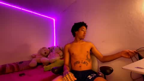 smith_kiki66 online show from June 1, 1:46 pm