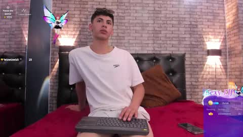 Snapshot of smith_luxe chatting on March 25, 10:27 pm Smith online show from March 25, 10:27 pm