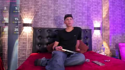 Snapshot of smith_luxe chatting on April 28, 7:52 pm Smith online show from April 28, 7:52 pm