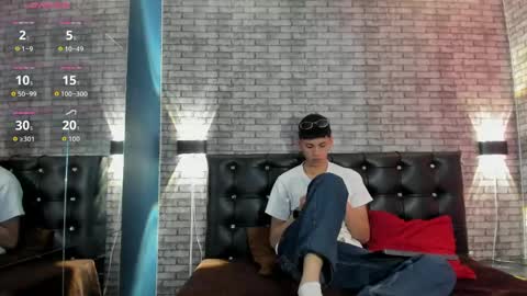 Snapshot of smith_luxe chatting on May 4, 7:21 pm Smith online show from May 4, 7:21 pm