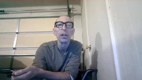 Snapshot of smkforme chatting on October 24, 5:42 pm smoke-4-me online show from October 24, 5:42 pm