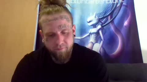 Snapshot of smokebluntafterblunt chatting on May 10, 2:39 am smoke online show from May 10, 2:39 am