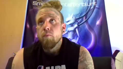 Snapshot of smokebluntafterblunt chatting on May 13, 12:30 am smoke online show from May 13, 12:30 am