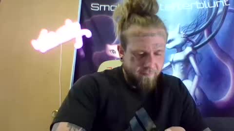 Snapshot of smokebluntafterblunt chatting on May 25, 7:20 pm smoke online show from May 25, 7:20 pm