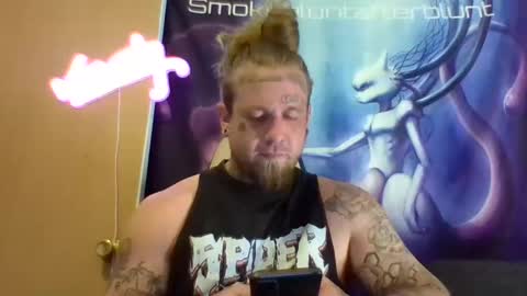 Snapshot of smokebluntafterblunt chatting on May 28, 1:47 am smoke online show from May 28, 1:47 am