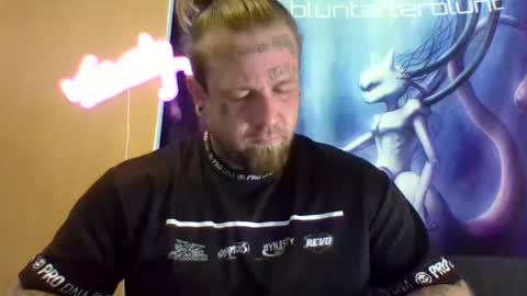 Snapshot of smokebluntafterblunt chatting on May 29, 11:19 am smoke online show from May 29, 11:19 am