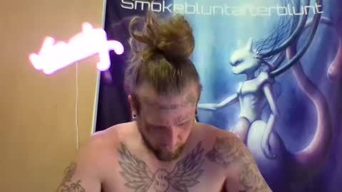 Snapshot of smokebluntafterblunt chatting on June 7, 8:07 am smoke online show from June 7, 8:07 am