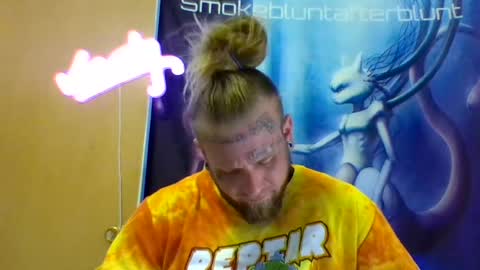 Snapshot of smokebluntafterblunt chatting on June 17, 2:18 pm smoke online show from June 17, 2:18 pm