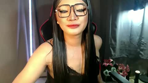 Snapshot of smokeprincess chatting on January 8, 11:07 pm Amanda online show from January 8, 11:07 pm