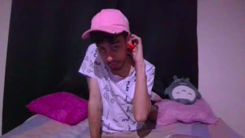 Snapshot of smoker00teddybear chatting on December 20, 9:05 am teddy online show from December 20, 9:05 am