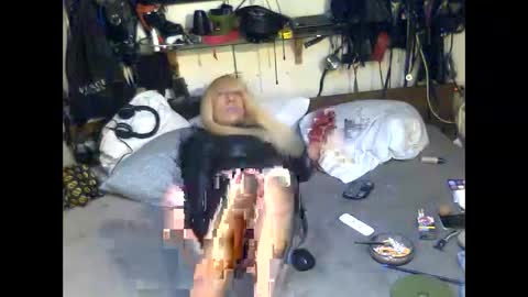 smokeslut365 online show from December 10, 1:11 am