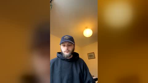 Snapshot of smokeupherbs chatting on March 15, 3:51 pm smokeupherbs online show from March 15, 3:51 pm