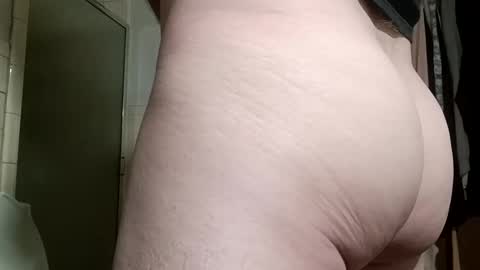 Snapshot of smokewagon22 chatting on September 18, 7:43 am smokewagon22 online show from September 18, 7:43 am