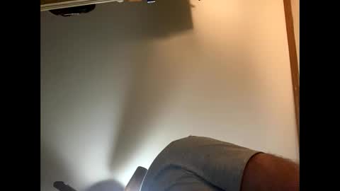 Snapshot of smokeymt420 chatting on January 13, 12:41 am smokeymt420 online show from January 13, 12:41 am