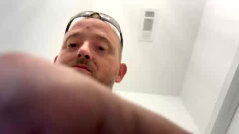 Snapshot of smokeymt420 chatting on September 15, 11:05 pm smokeymt420 online show from September 15, 11:05 pm