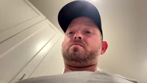 Snapshot of smokeymt420 chatting on October 19, 4:24 am smokeymt420 online show from October 19, 4:24 am