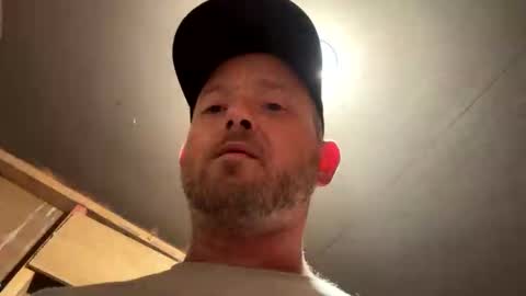 Snapshot of smokeymt420 chatting on November 21, 2:32 am smokeymt420 online show from November 21, 2:32 am