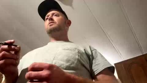 Snapshot of smokeymt420 chatting on November 23, 5:18 am smokeymt420 online show from November 23, 5:18 am