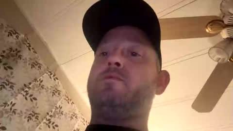 Snapshot of smokeymt420 chatting on November 24, 1:49 am smokeymt420 online show from November 24, 1:49 am