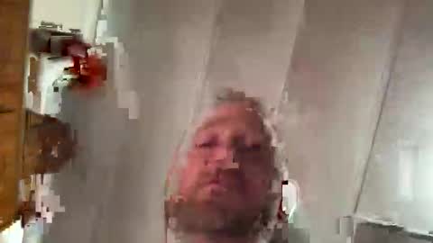 Snapshot of smokeymt420 chatting on December 16, 6:07 am smokeymt420 online show from December 16, 6:07 am