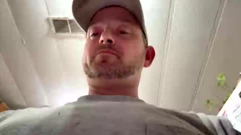 Snapshot of smokeymt420 chatting on January 8, 6:59 am smokeymt420 online show from January 8, 6:59 am