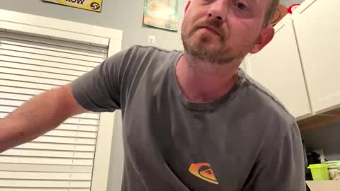 Snapshot of smokeymt420 chatting on March 31, 7:09 am smokeymt420 online show from March 31, 7:09 am