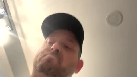 Snapshot of smokeymt420 chatting on April 8, 7:58 pm smokeymt420 online show from April 8, 7:58 pm