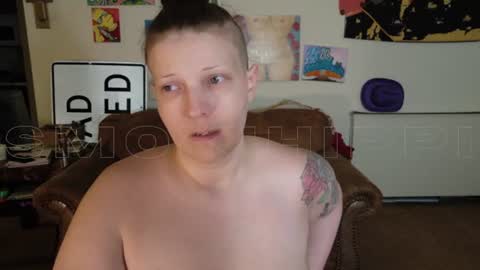Snapshot of smokihippi chatting on June 12, 9:52 am Big Dawg online show from June 12, 9:52 am