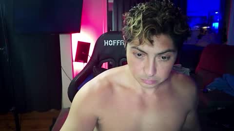 Snapshot of smoothjocknubie chatting on October 18, 8:48 am Myke Jackin online show from October 18, 8:48 am