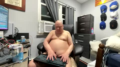 Snapshot of smoothluvr4smooth chatting on October 7, 9:39 am Drew Microdick online show from October 7, 9:39 am