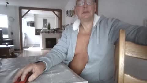 Snapshot of smoothy5460 chatting on November 28, 8:28 am smoothy5460 online show from November 28, 8:28 am