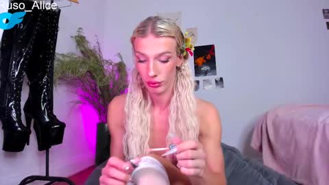   online show from March 11, 9:48 pm