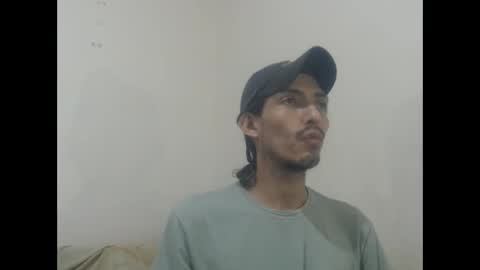 Snapshot of snackontime19 chatting on May 19, 3:57 am snackontime19 online show from May 19, 3:57 am