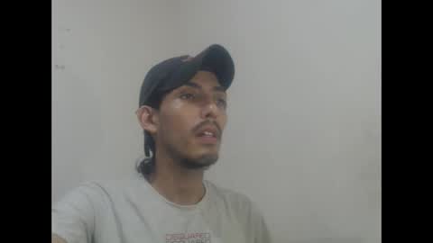 Snapshot of snackontime19 chatting on May 27, 3:03 am snackontime19 online show from May 27, 3:03 am