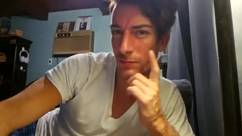 Snackyyyy online show from May 5, 2:08 am